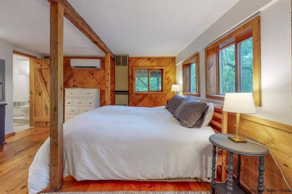 Near Hunter Mountain And Woodstock Holiday home